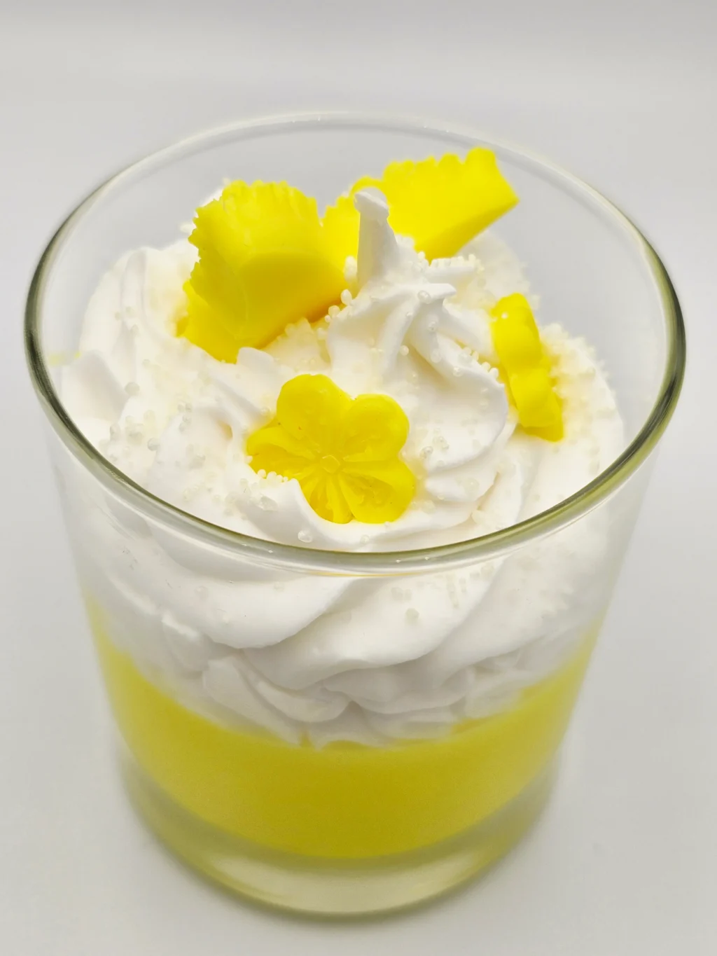 tekstuurküünal värske sidrunhein Dessertküünal Sindrunheina aroomiga.